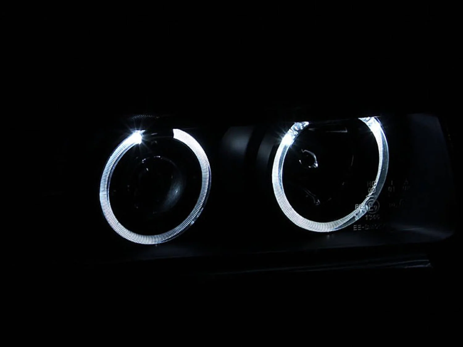 ANZO BMW E36 3-Series (2-Door) Projector Headlights w/ LED Halo - Image 3