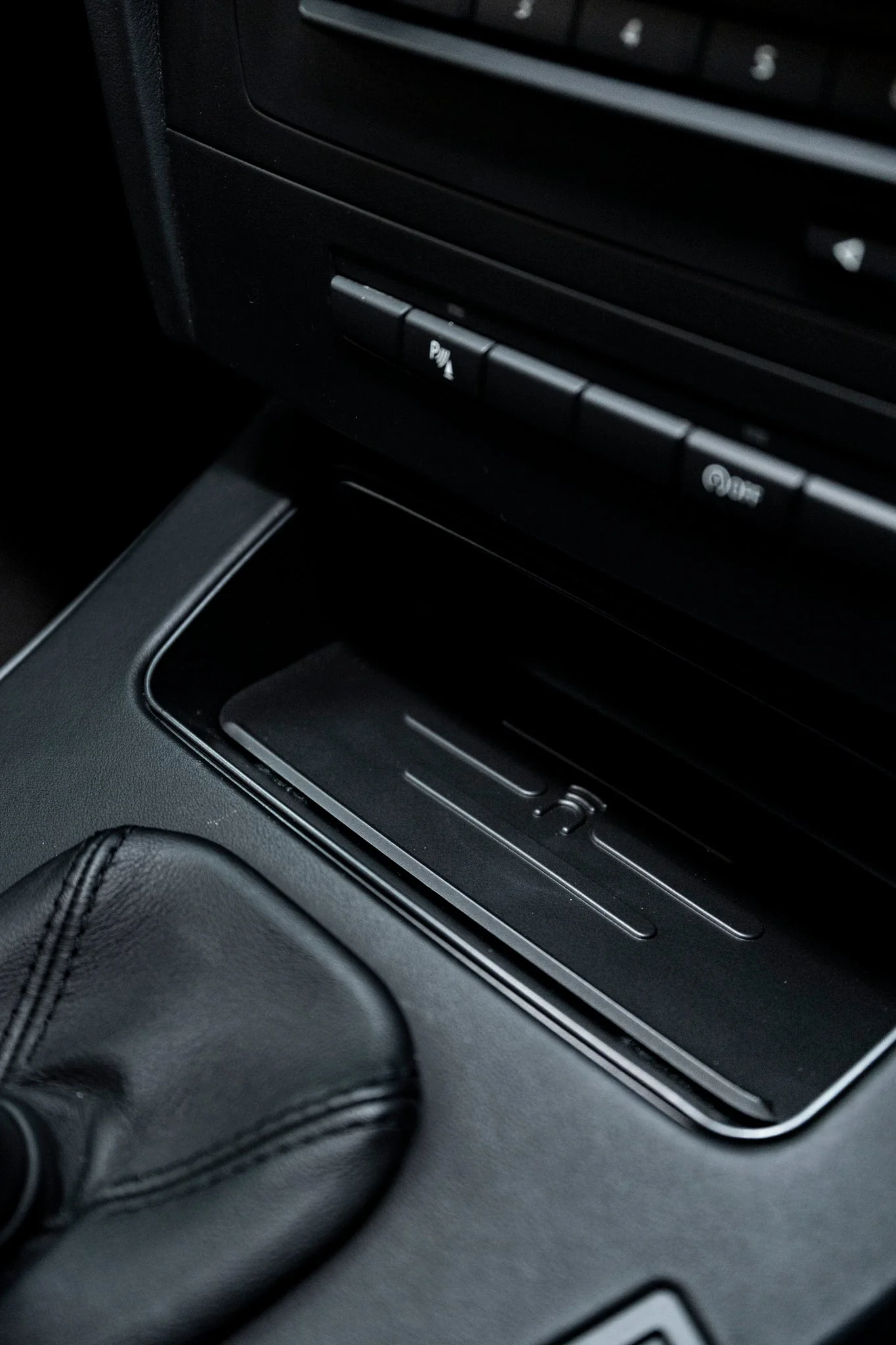 BMW E9X 3 SERIES Wireless Charger - Image 7