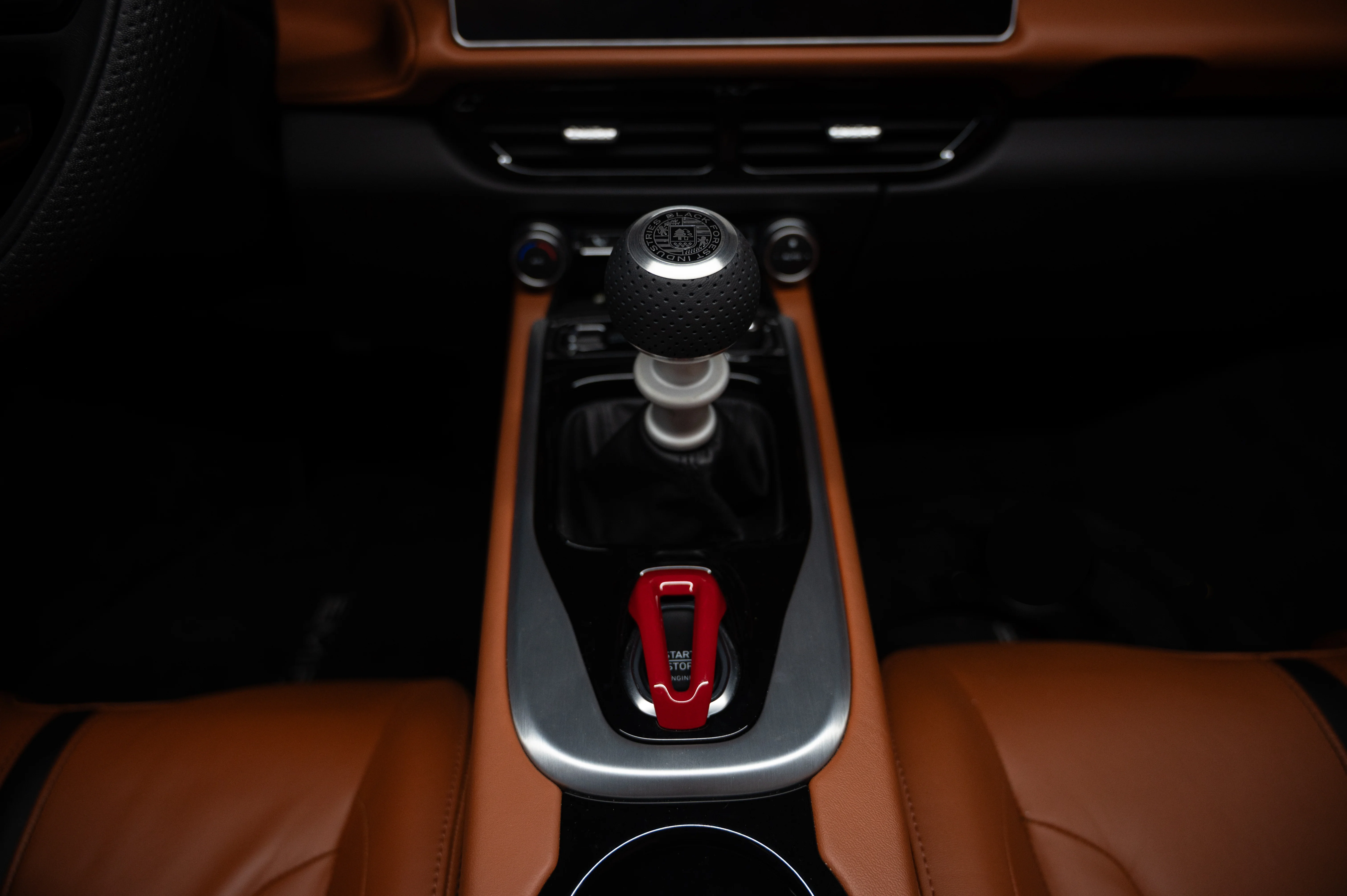 GS2 Air Leather (Lotus Emira Manual) - Image 31
