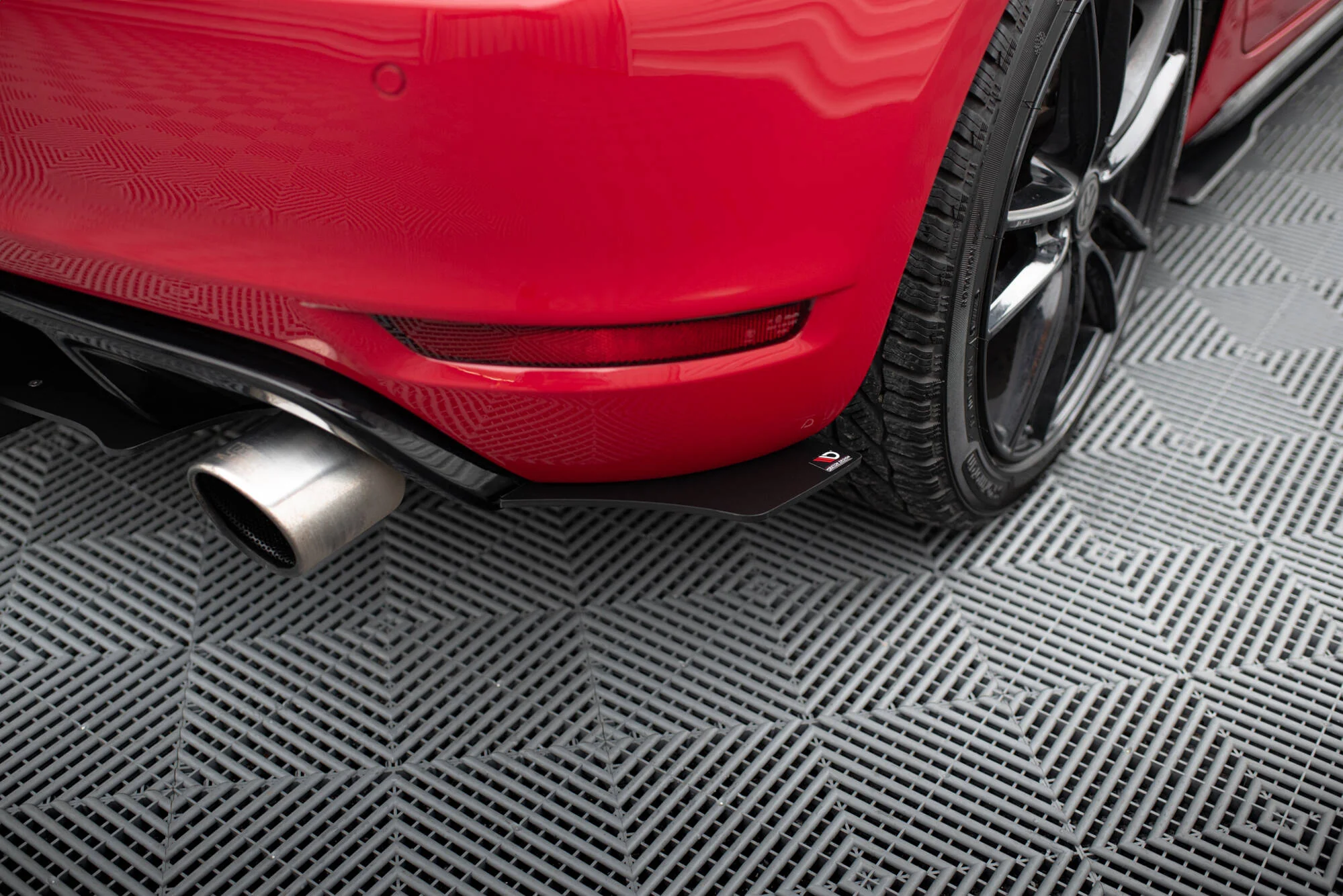 Maxton Design MK6 GTI Rear Diffuser & Rear Side Splitters - Image 4