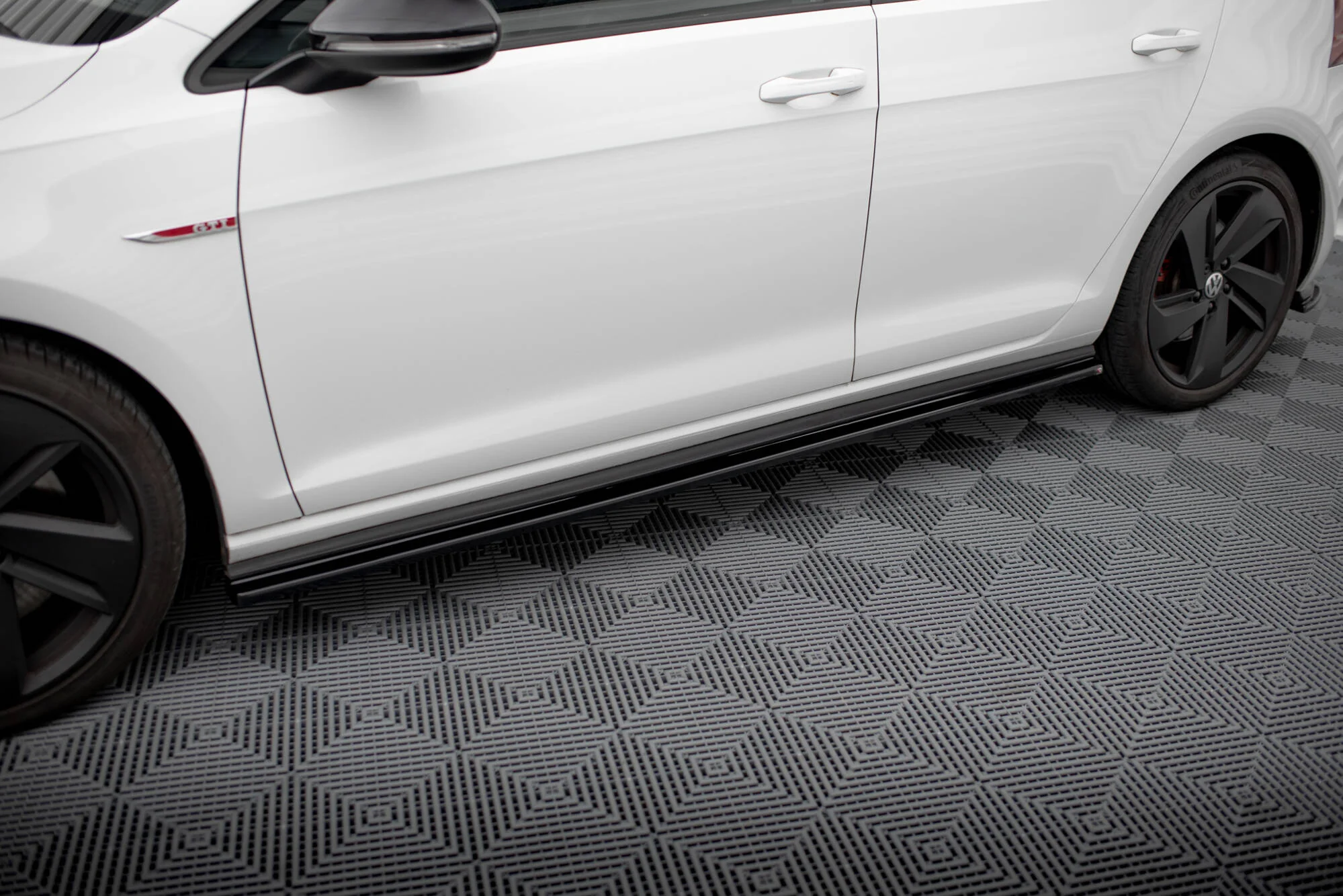 Maxton Design MK7/7.5 GTI Side Skirt Diffusers