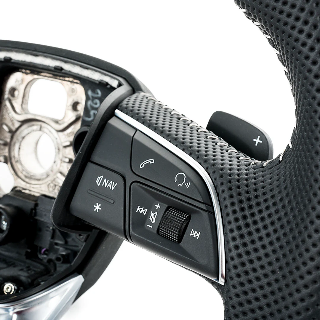 Q7 S-Line Flat Bottom Steering Wheel - Image 2