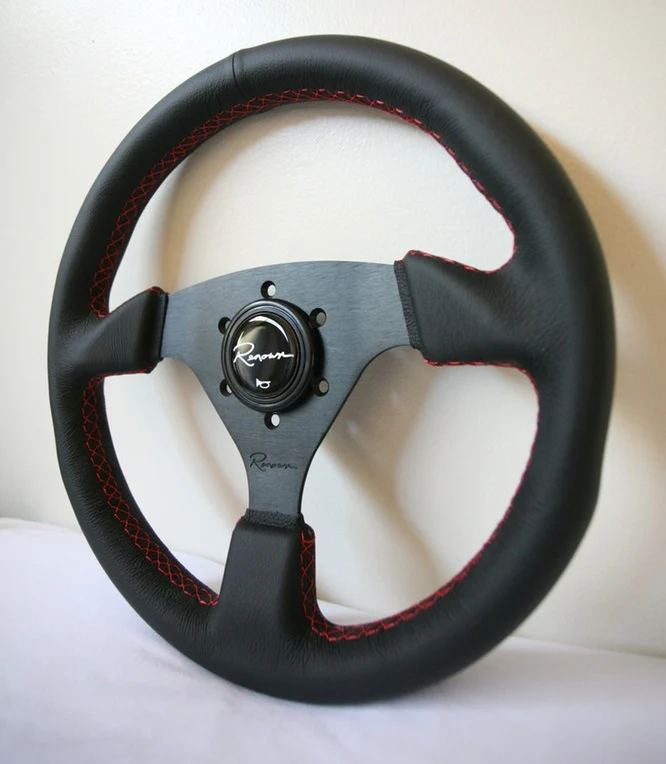 Renown Clubsport Rosso Steering Wheel - Red Stitching - Image 2
