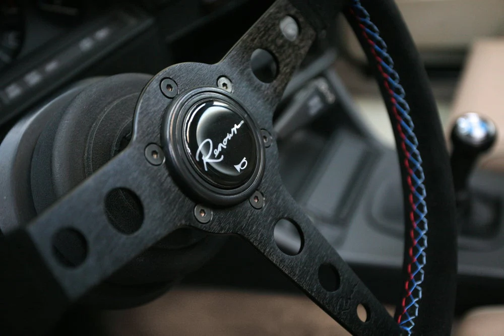 Renown Monaco Steering Wheel - Dark - Image 3