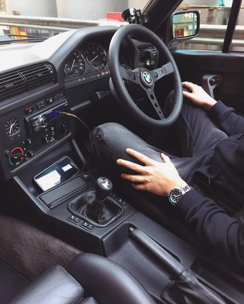 Renown Monaco Steering Wheel - Dark - Image 9