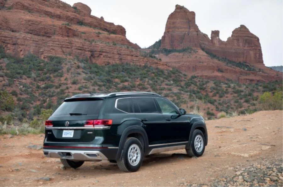 VW Basecamp Rear Valance - VW Atlas Facelift (2021+) (W/Trailer Hitch ONLY) - Image 2